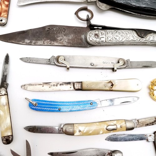 90 - Large lifetime collection of penknives / sheath knives etc inc some antique, advertising, novelty, p... 