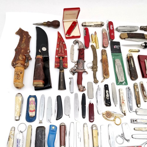 90 - Large lifetime collection of penknives / sheath knives etc inc some antique, advertising, novelty, p... 