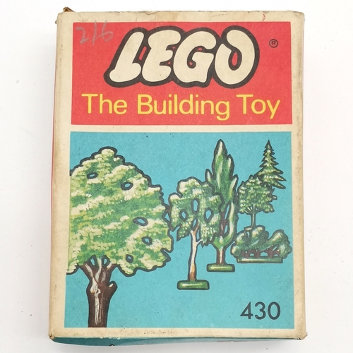 97 - Lego trees & bushes set 430 1966 C-1 brick set in original box. Box is slightly damage but the Lego ... 