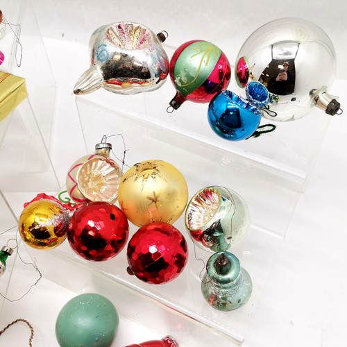 171 - Large quantity of vintage Christmas glass baubles etc