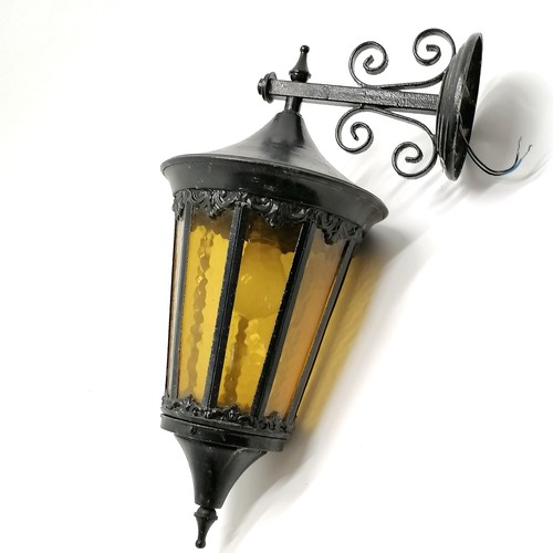 179 - Exterior electric wall lantern with black paint finish & amber coloured glass panels - 50cm total dr... 