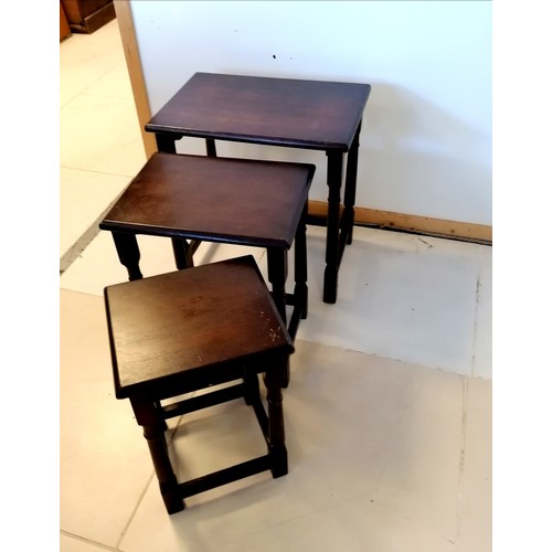 196 - Nest of 3 oak tables, good used condition, largest 48 cm wide, 34 cm deep, 48 cm high, good used con... 