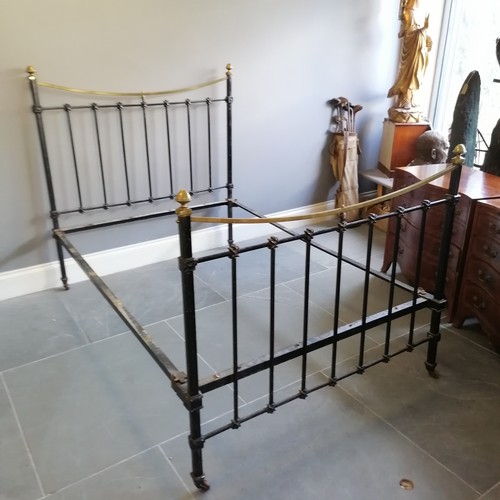 206 - Antique brass and iron bed frame, 137 cm wide, 206 cm length, 145 cm high at highest point. complete... 