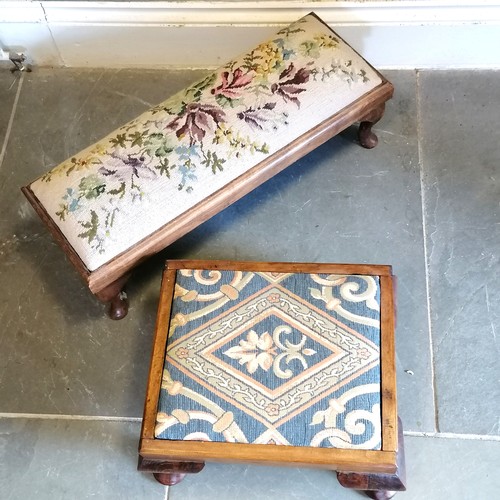 252 - Tapestry Covered oak framed footstool on cabriole legs, 68 cm length, 25 cm deep, 22 cm high, good u... 