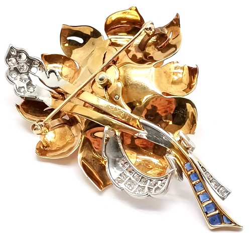 357 - Art Deco flower unmarked gold (touch tests as 18ct) / platinum brooch set with 27 brilliant cut + 3 ... 