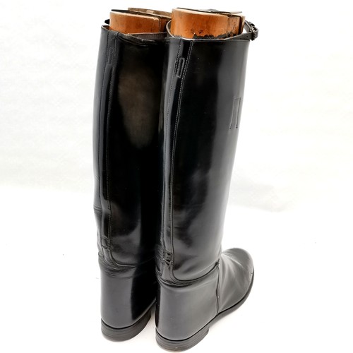 194 - Gents Regent @size 8/9 (sole 30.5cm) leather riding boots with wooden trees ~ in good used condition