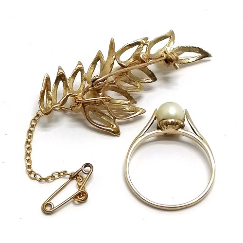 352 - 9ct hallmarked gold brooch (4.5cm) & ring (size Q½) set with pearls ~ total weight 6.4g