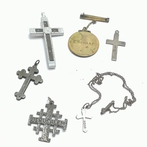 364 - 4 x silver marked crosses (1 on 40cm chain) - 11.5g etc