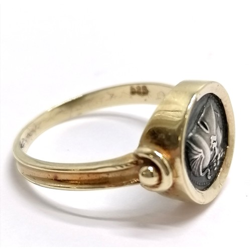 373 - 14ct marked gold silver greek coin antique style set ring - size O½ & 3.6g total weight