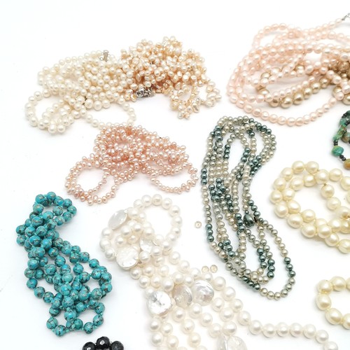 379 - Qty of necklaces inc turquoise bead (longest 102cm has silver clasp), Venetian glass, baroque pearl ... 