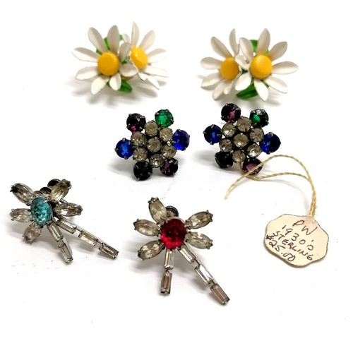 382 - Qty of fashion jewellery inc Kenneth Lane flower clip on earrings (5cm), bangles, silver fancy paste... 