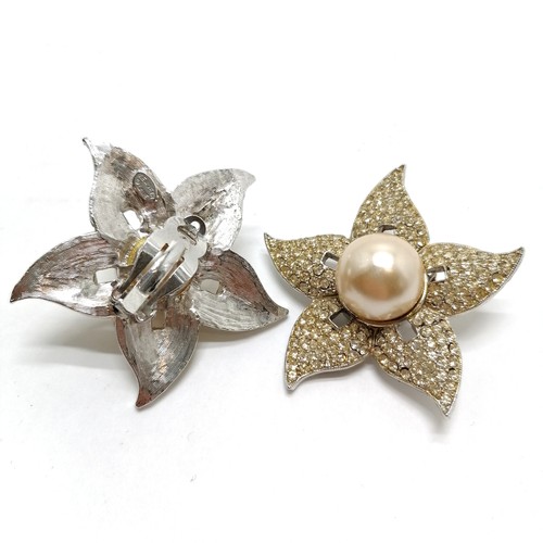 382 - Qty of fashion jewellery inc Kenneth Lane flower clip on earrings (5cm), bangles, silver fancy paste... 