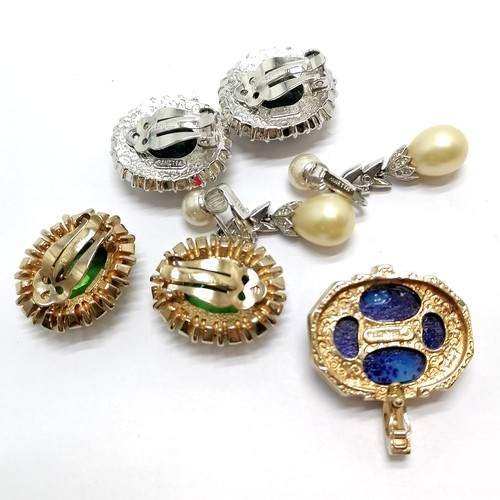 385 - Panetta pendant (3.5cm drop) + 3 pairs of Panetta clip on earrings