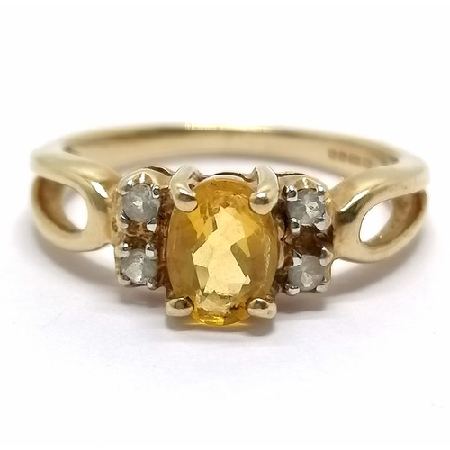 407 - 3 x 9ct hallmarked gold stone set rings inc heart shaped opal - total weight 5.1g - SOLD ON BEHALF O... 