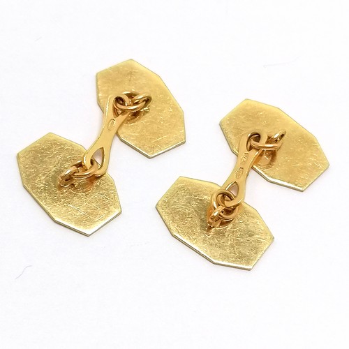 408 - UnoAerre Italian pair of 18ct hallmarked gold cufflinks - 6.9g - SOLD ON BEHALF OF THE NEW BREAST CA... 