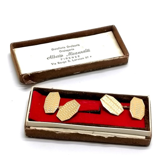 408 - UnoAerre Italian pair of 18ct hallmarked gold cufflinks - 6.9g - SOLD ON BEHALF OF THE NEW BREAST CA... 