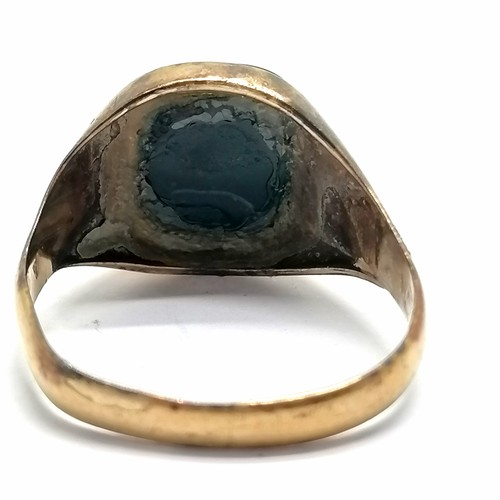 409 - 9ct hallmarked gold Gents signet ring set with bloodstone - size V & 4.2g total weight ~ shank missh... 