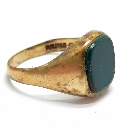 409 - 9ct hallmarked gold Gents signet ring set with bloodstone - size V & 4.2g total weight ~ shank missh... 