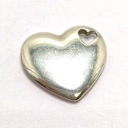 442 - Tiffany silver heart pendant - 2cm across & 6.6g