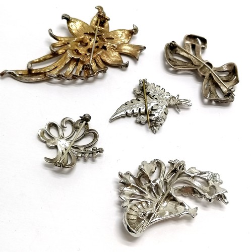 459 - 2 silver marcasite brooches (1 is 800 silver) t/w 3 costume brooches (largest 7.5cm) - total weight ... 