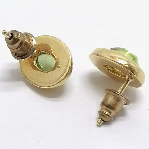 481 - 18ct marked gold cabochon peridot earrings - total weight (without backs) 4.5g