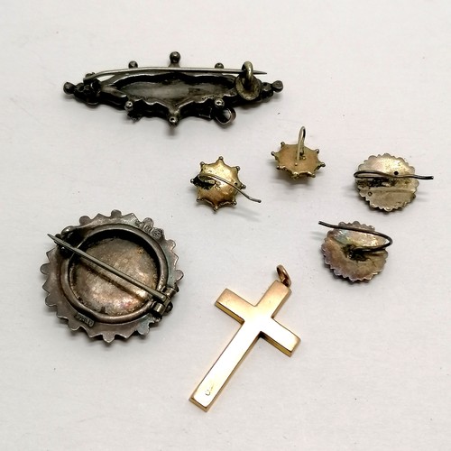 510 - Antique 9ct gold cross t/w antique earrings & brooches - total weight (lot) 9.5g