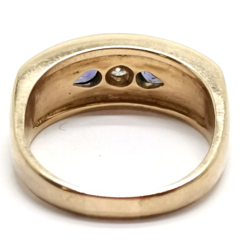 558 - 9ct hallmarked gold ring set with diamond & 2 pear shaped blue stones - size R & 6.3g total weight