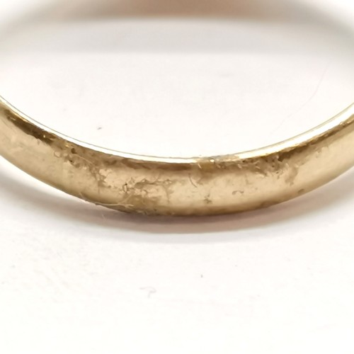 560 - 9ct hallmarked gold signet ring - size S & 4.9g