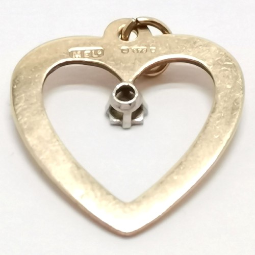 569 - 9ct hallmarked gold heart pendant with diamond detail - 2cm drop & 1.4g total weight