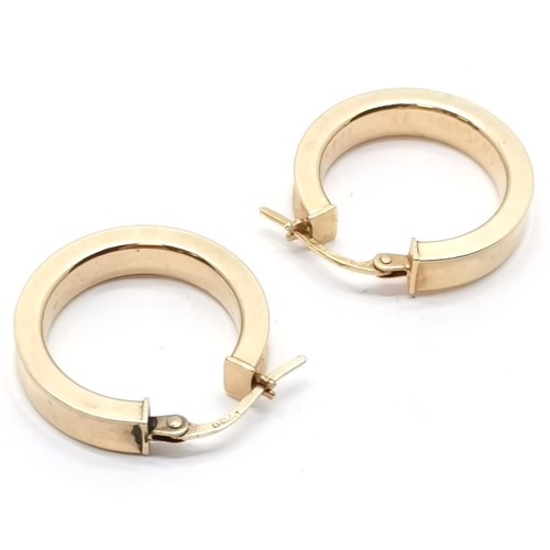 581 - Pair of Italian 9ct hallmarked gold hoop earrings by UnoAErre - 2cm drop & 2.6g