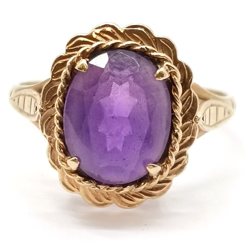 686 - 9ct hallmarked gold amethyst antique style ring - size Q & 2.7g total weight, antique purple stone b... 