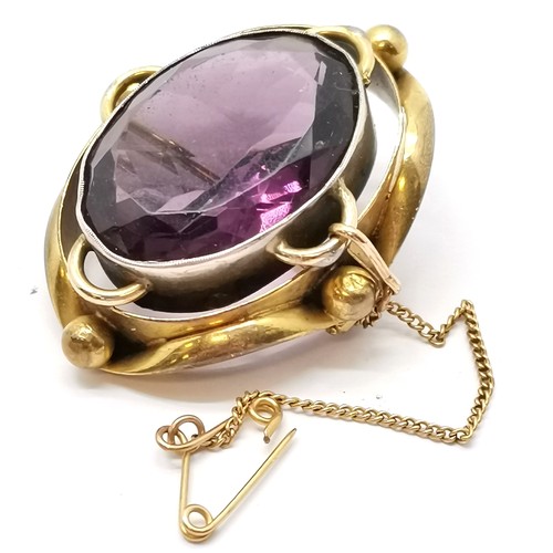 686 - 9ct hallmarked gold amethyst antique style ring - size Q & 2.7g total weight, antique purple stone b... 