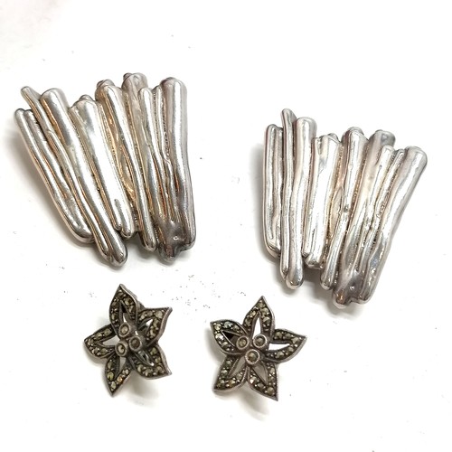 703 - Qty of costume jewellery inc large filled silver? clip on earrings 2 x Art Nouveau style brooches, e... 