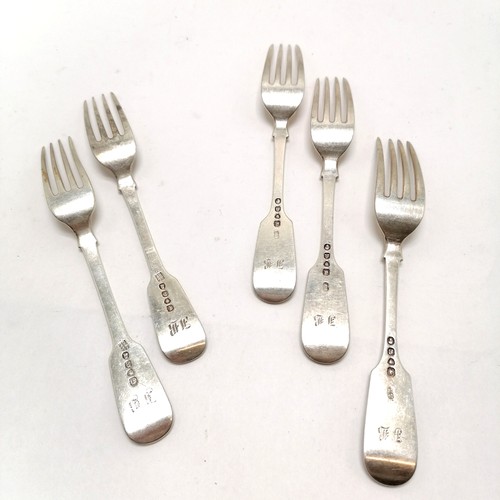 755 - 5 x silver forks (2 x 1830 by John, Henry & Charles Lias and 3 x 1848 by Elizabeth Eaton) - 17.5cm &... 