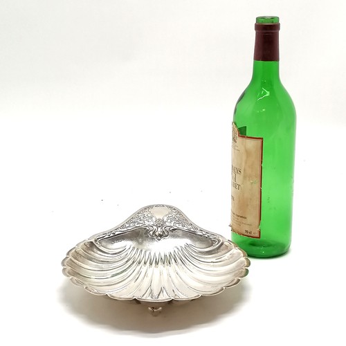 767 - Large 1905 silver shell serving dish by Atkin Brothers - 24cm across & 229g & no obvious damage