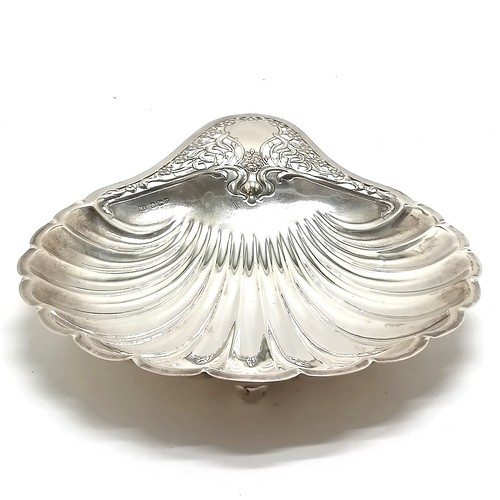 767 - Large 1905 silver shell serving dish by Atkin Brothers - 24cm across & 229g & no obvious damage