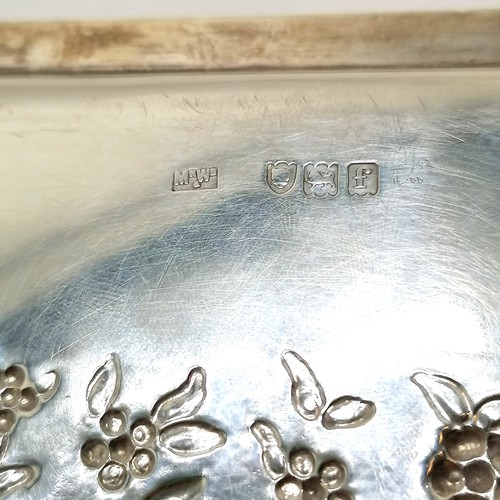 768 - Mappin & Webb 1901 good quality silver heavy tray with embossed cherub detail to centre - 27cm x 20c... 