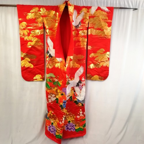 38 - Oriental interlined kimono / robe with crane and gold decoration - very large size (200cm long & 104... 