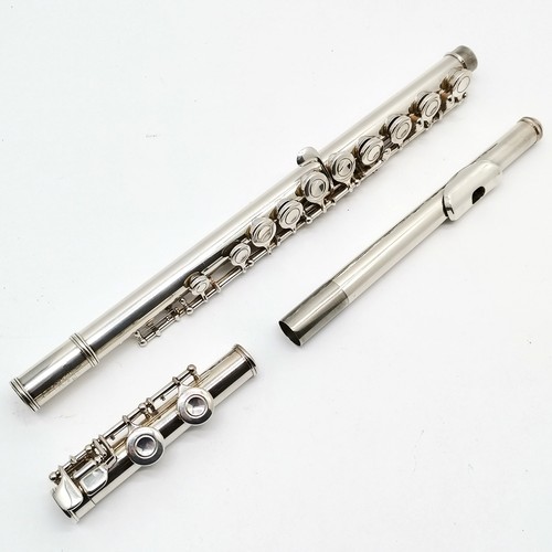 47 - Yamaha YFL-22S (037213) Japanese silver plated flute complete in original case. 67cm long. Good used... 