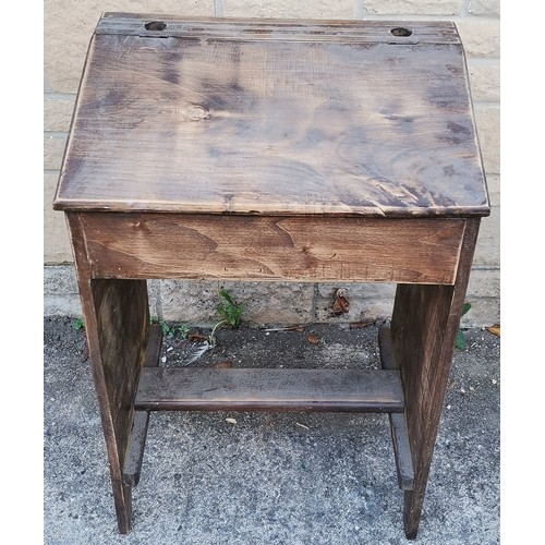 105 - Vintage child's school desk, 53 cm wide, 38 cm deep, 79 cm high.