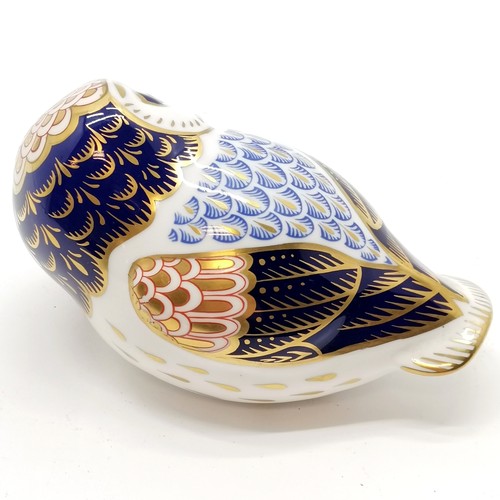 147 - Royal Crown Derby Owl paperweight. No obvious damage. 14cm long