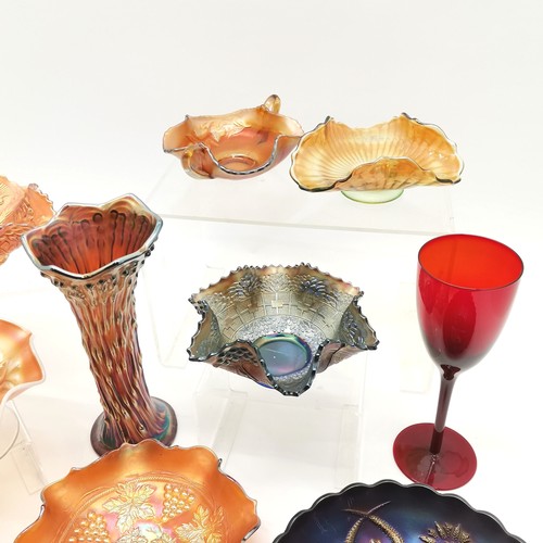 187 - Collection of assorted Carnival glass dishes, bowls, plates etc. All in good condition.