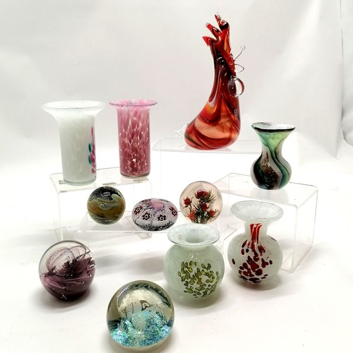 242 - Qty of glassware inc Mdina cockerel (22cm) + vases, Phoenician art, Selkirk turtle doves paperweight... 