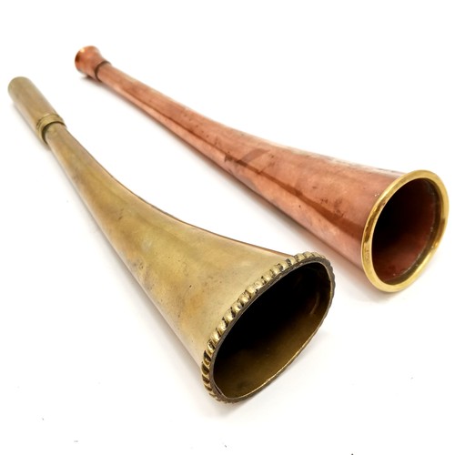 291 - Brass hunting horn 24cm long T/W copper and brass hunting horn - both have some dents