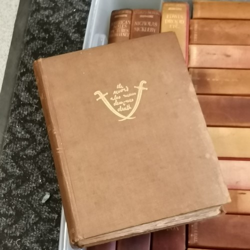 191 - 20 Volumes from a set of 22 Works of Charles Dickens, t/w The Seven Pillars of wisdom, T E Lawrence ... 