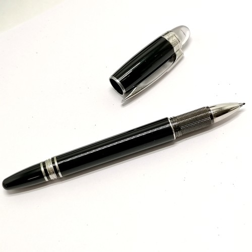202 - Mont Blanc Starwalker precious resin fineliner in original box with instructions and outer box (a/f)... 
