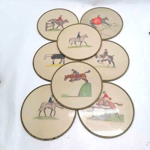 206 - Vintage set of 8 x place mats with hand painted cut outs of hunting / equine interest - 20cm diamete... 