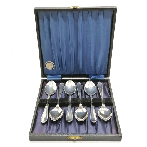 859 - 1944 silver set of 6 teaspoons by Walter Trickett & Co in original retail box - spoons 11.5cm & 100g