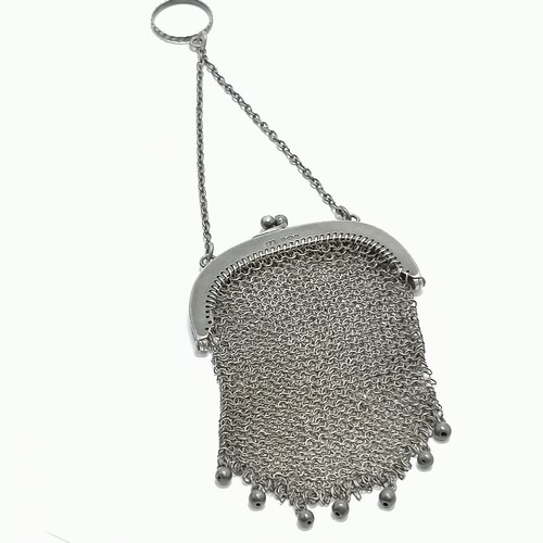 864 - 1915 silver mesh purse with original finger safety chain by Paul Ettlinger - total drop 20cm & 36g a... 