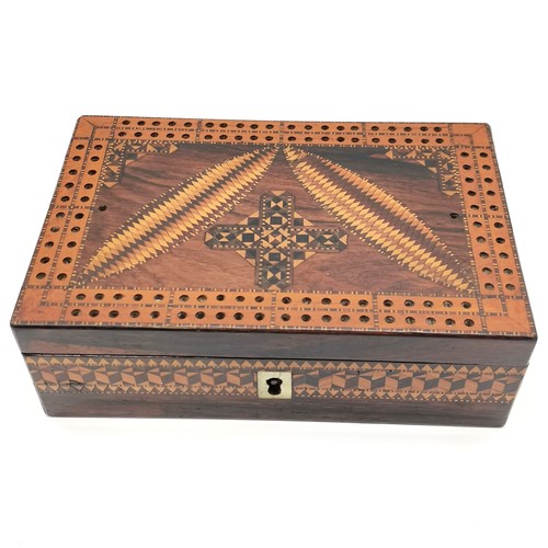 65 - Antique Tunbridge wear cribbage games box with profuse decoration and cribbage board top - 17cm x 11... 